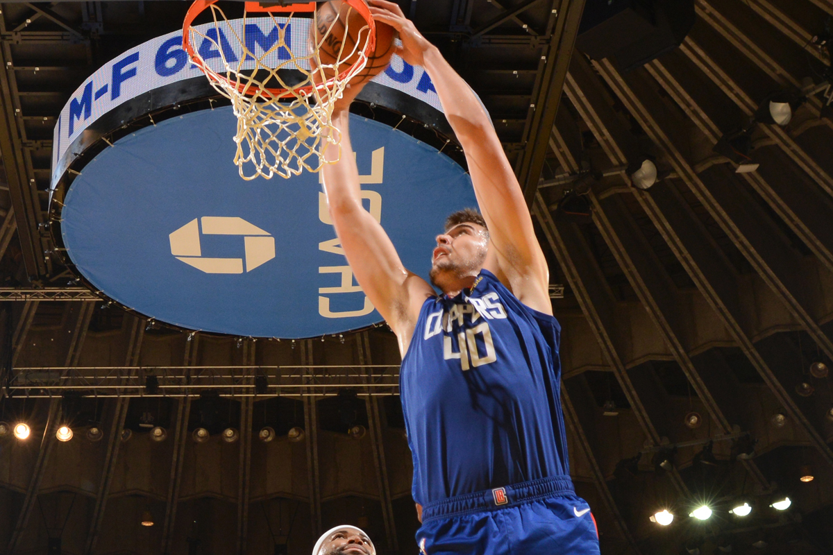 快船胜开拓者!乔治雷吉杀神,两新援爆发,祖巴茨太废,卢导立功
