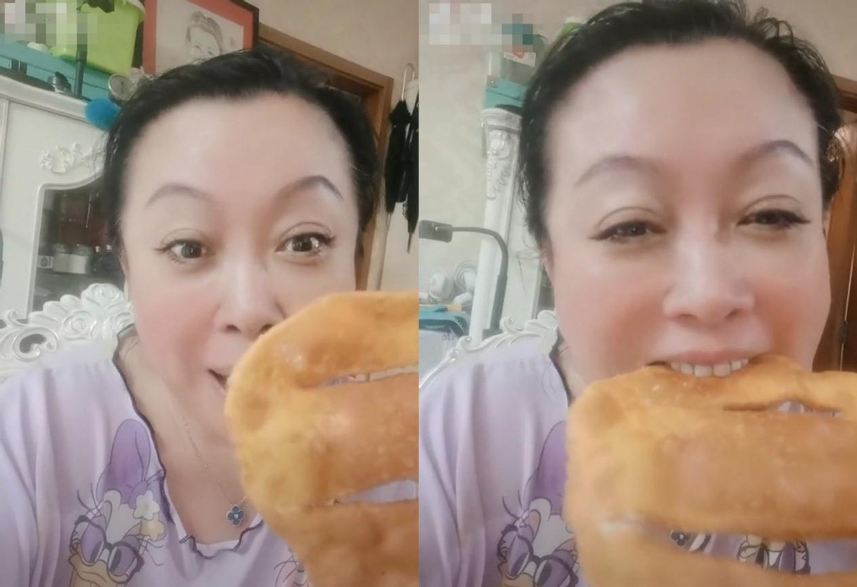 胖婶近照瘦太多,大口啃食油饼,脖上项链一条近3万|家有儿女|张海燕