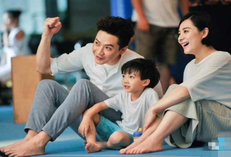 39岁肤白貌美如少女,嫁教授老公,儿子长相遭质疑|刘璇|体操|王弢_新浪