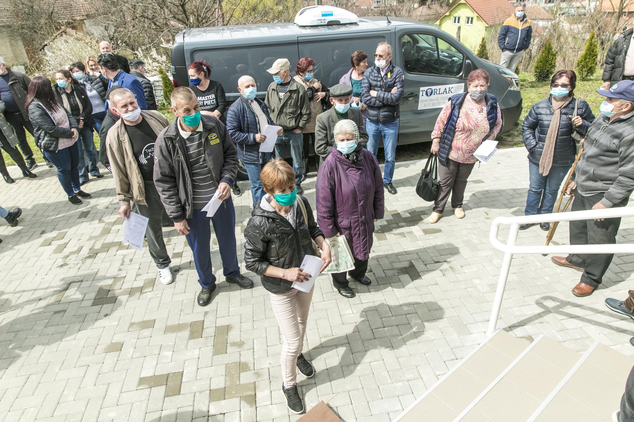 塞尔维亚民众接种新冠疫苗