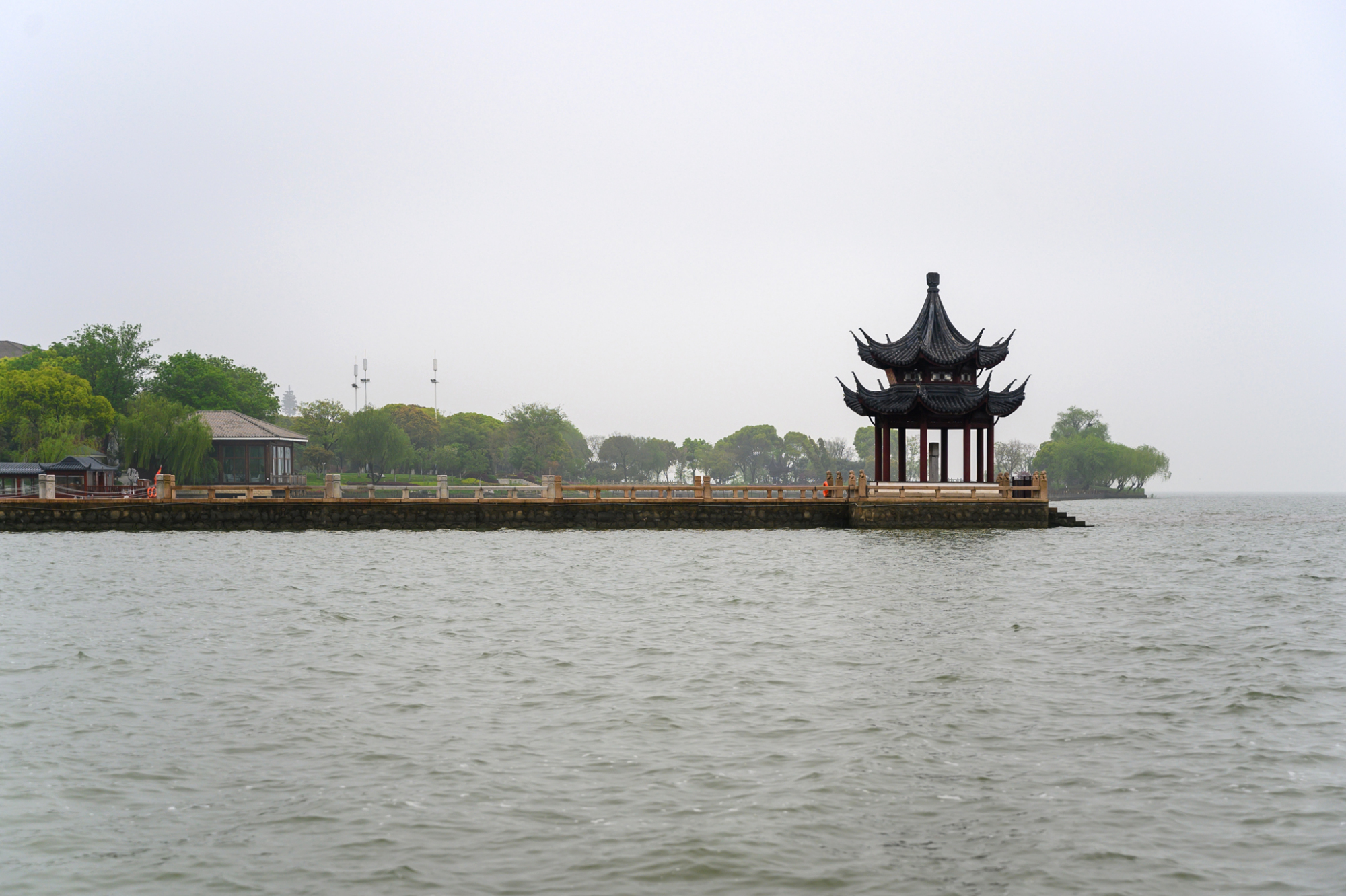 苏州有一座依山傍太湖的园林历时3年耗资10万银两建成