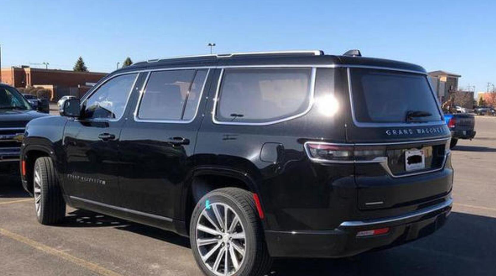 jeep全新大瓦格尼实拍曝光霸气十足的全尺寸suv