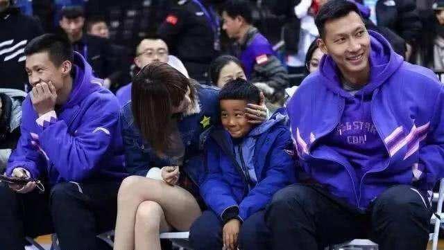 独自与儿子一起生活,33岁依旧美丽动人 - 杜锋马晨菲 - 实验室设备网