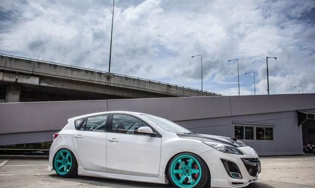 这才是日系钢炮该有的模样马自达3改装