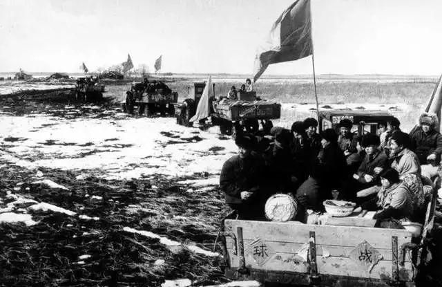 东北知青回忆外国人偷鱼生产队放100鱼钩拉上来啥都没有