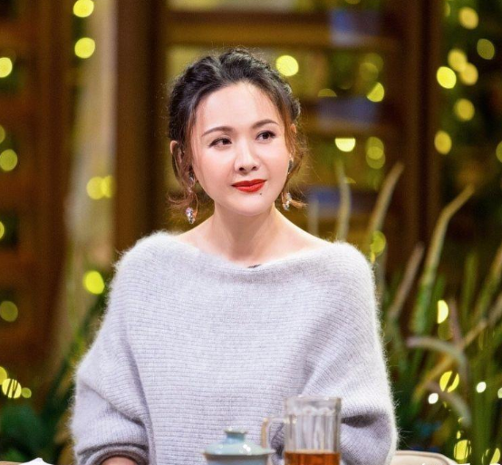 说好的乘风破浪呢？淘汰姐姐程莉莎录新节目，依旧离不开老公休闲区蓝鸢梦想 - Www.slyday.coM