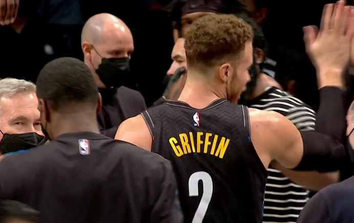 正式摊牌!格里芬加盟篮网7战5次扣篮,压哨三分球险胜计时器