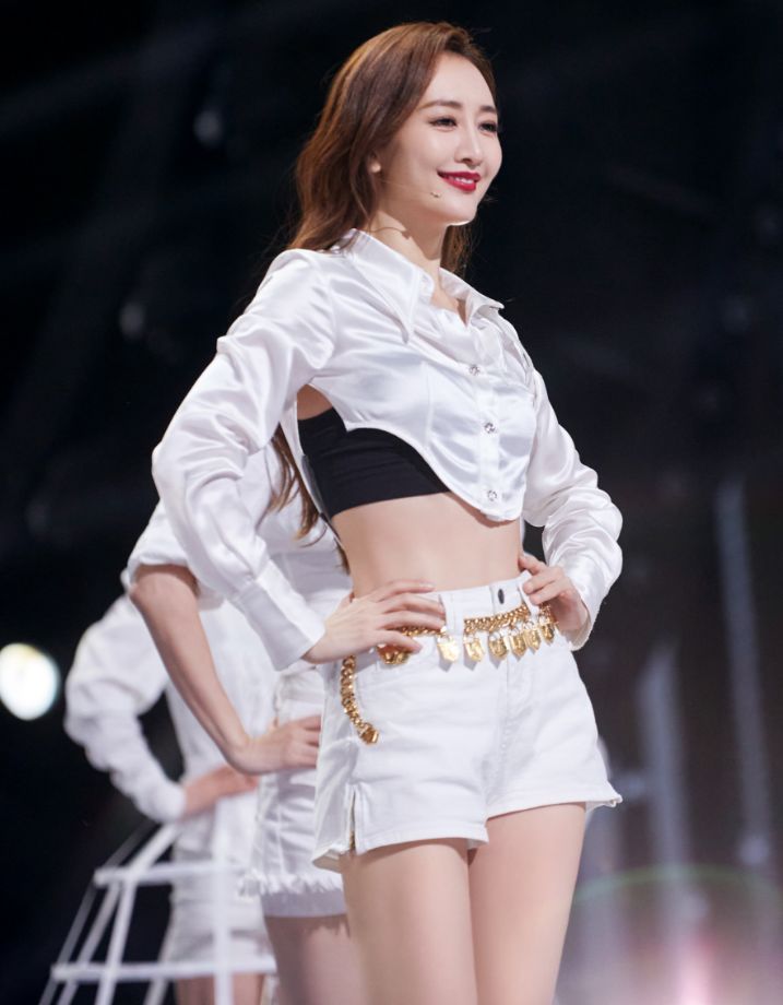 姐姐2总决赛造型:王鸥女神范,容祖儿御姐范,周笔畅的腰太吸睛休闲区蓝鸢梦想 - Www.slyday.coM 姐姐2总决赛造型:王鸥女神范,容祖儿御姐范,周笔畅的腰太吸睛休闲区蓝鸢梦想 - Www.slyday.coM