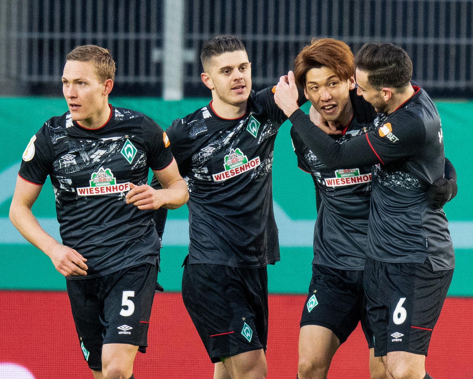 日本国脚一锤定音,6冠王又创历史|雷根斯堡|不莱梅|国脚_新浪新闻