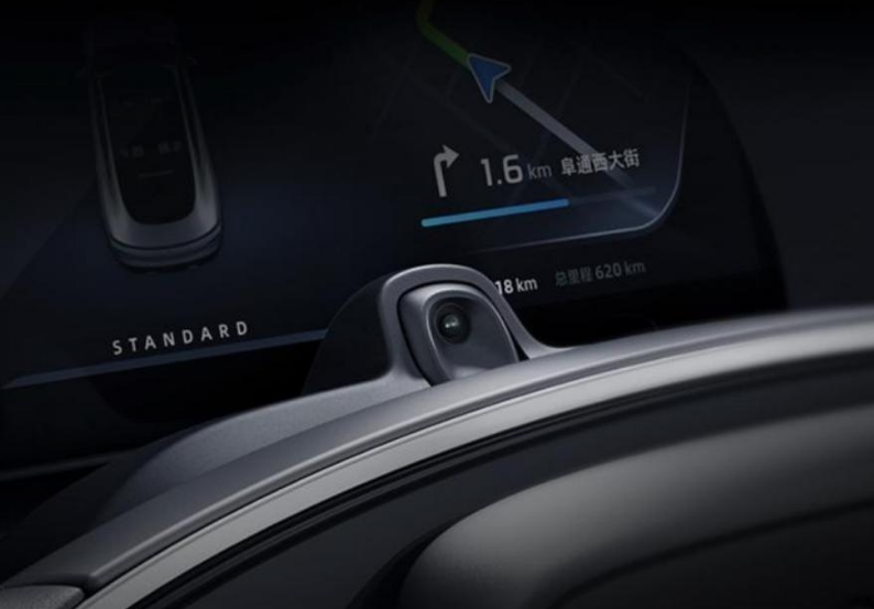 特斯拉摄像头可以多角度监控拍摄画面很清晰