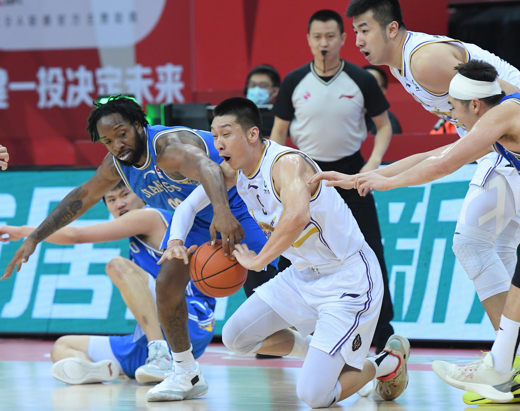 篮球cba第四阶段北京紫禁勇士胜苏州肯帝亚