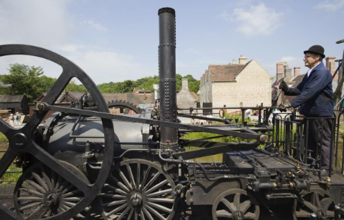 命运坎坷的火车发明者生前的发明不被看好死后才大放异彩