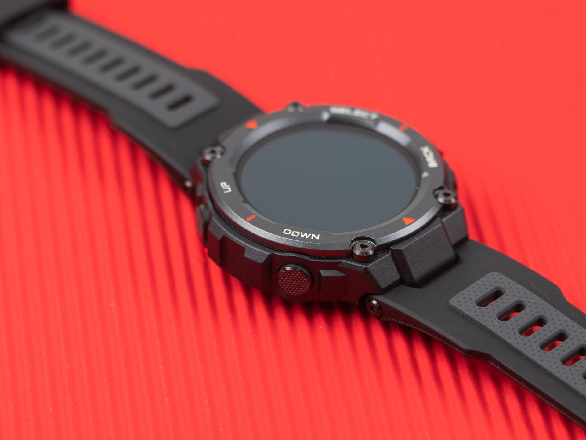 华米amazfit t-rex pro:超硬核__财经头条