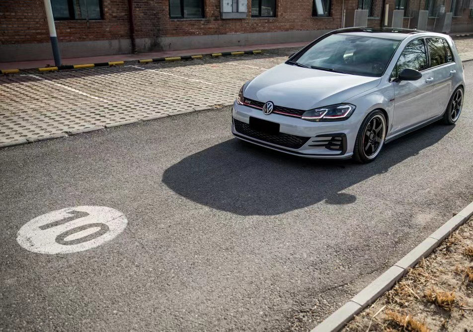 大众高尔夫gti全车换色火山灰华丽而灵动