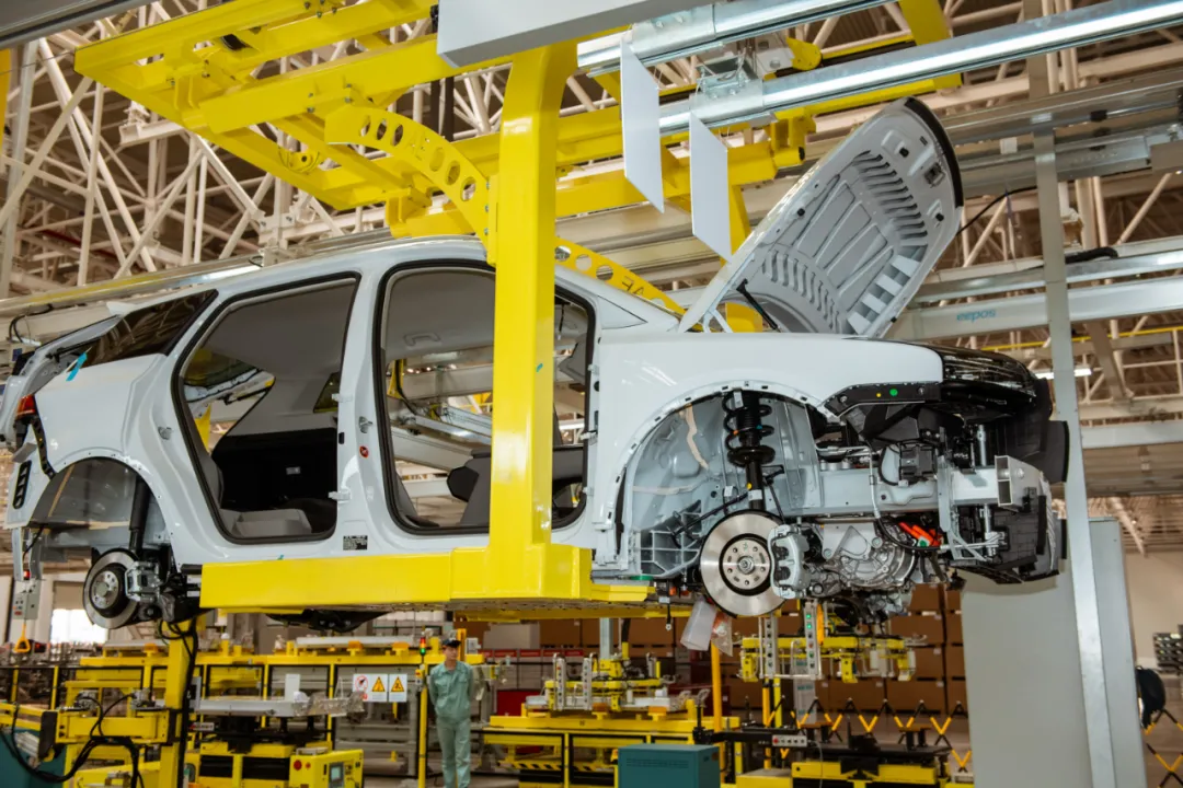 爱驰汽车u5下线自位于江西上饶的超级智慧工厂.