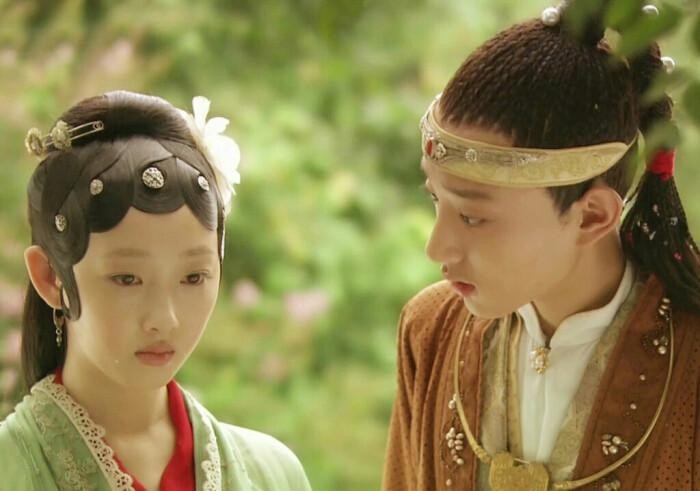 贾宝玉本玉于小彤被曝新恋情一直被批长不大这次能长久吗