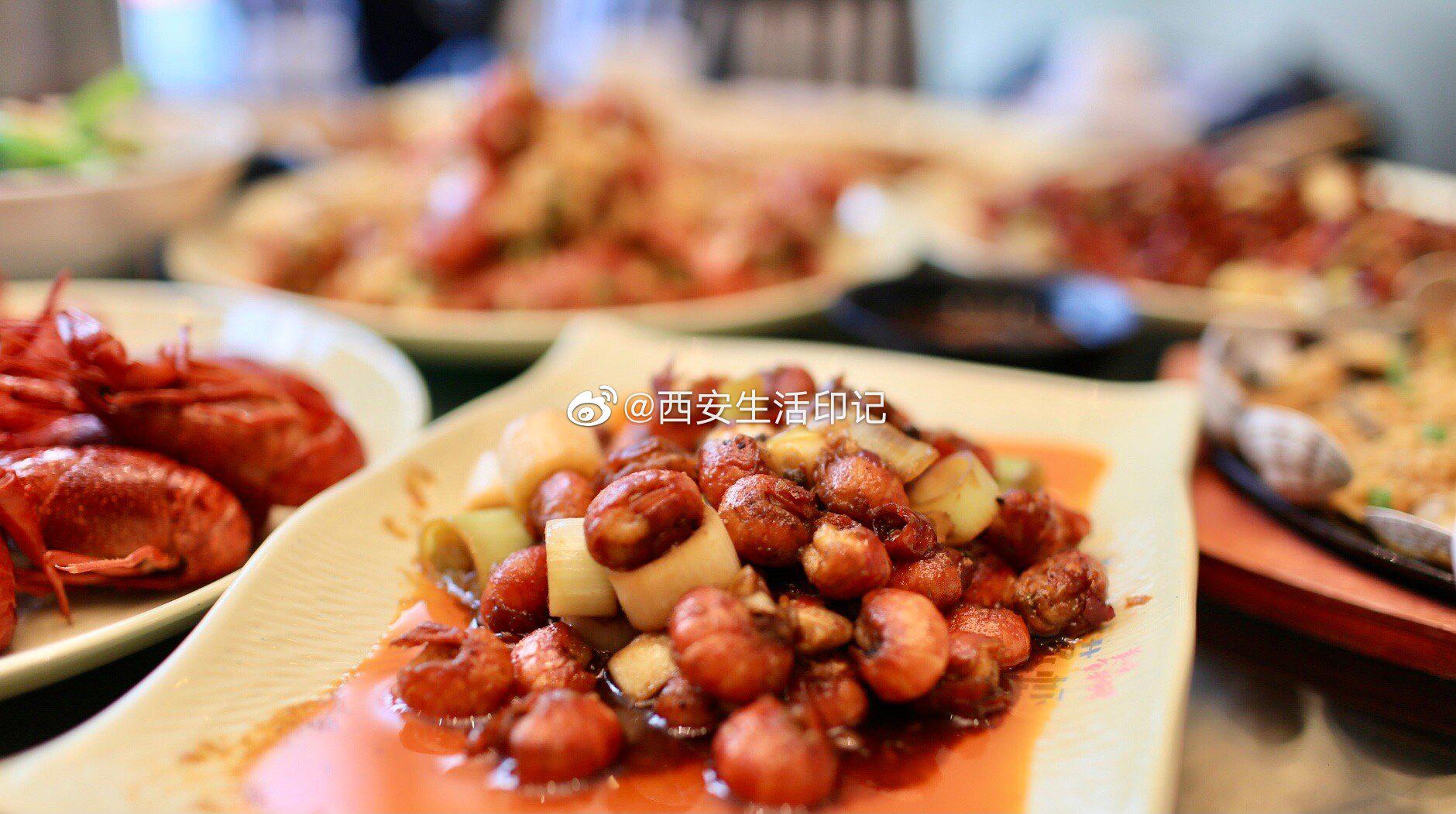 靓靓蒸虾在全国圈粉无数,西安曲江创意谷的这家店饭点去要排队