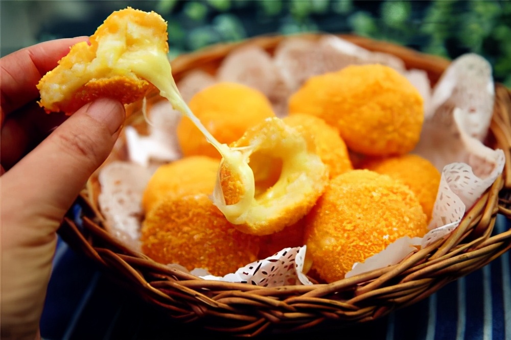 馋哭闺蜜的美食爆浆黄金芝士土豆球