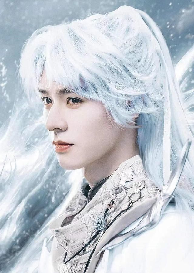 龚俊挑战罗云熙同款造型,《山河令》火了,《皓衣行》还能播吗?