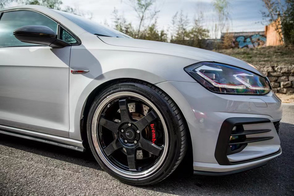 大众高尔夫gti全车换色火山灰华丽而灵动