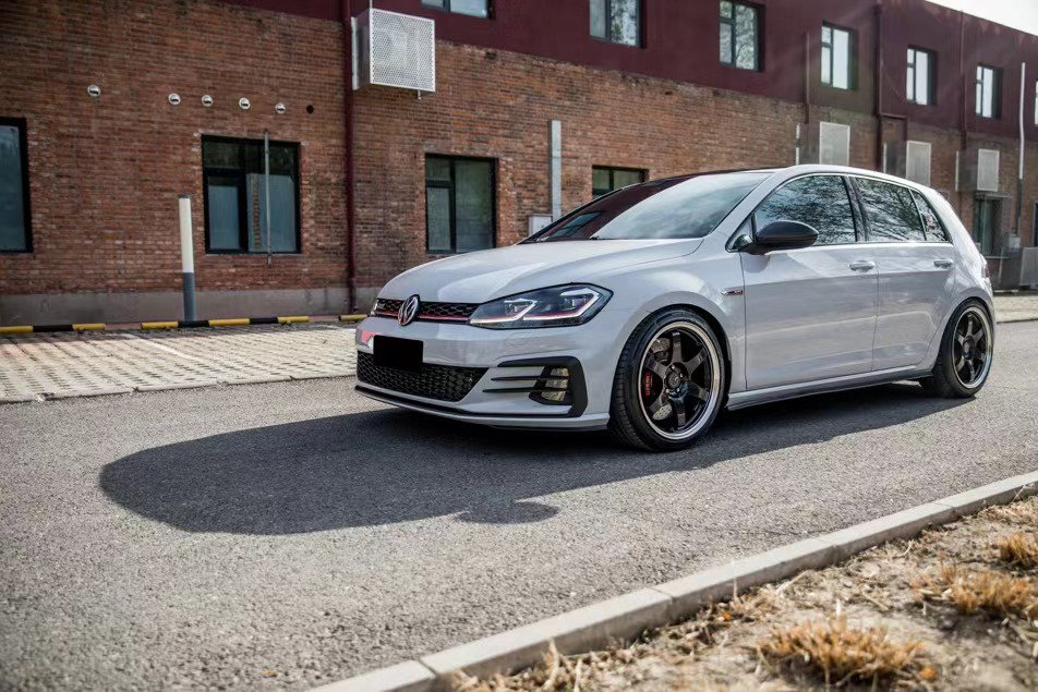 大众高尔夫gti全车换色火山灰华丽而灵动