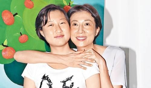 吴绮莉一生未嫁:她说唯一爱过的男人是成龙,不被原谅的也是成龙