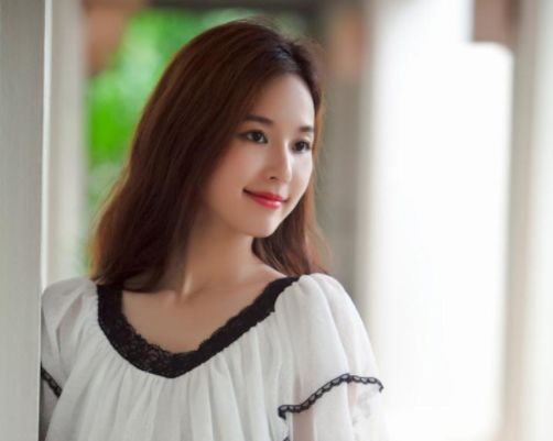 她24岁未婚先孕,跟影帝丈夫相爱10年却遭抛弃,为儿子复出而大红|吴佳