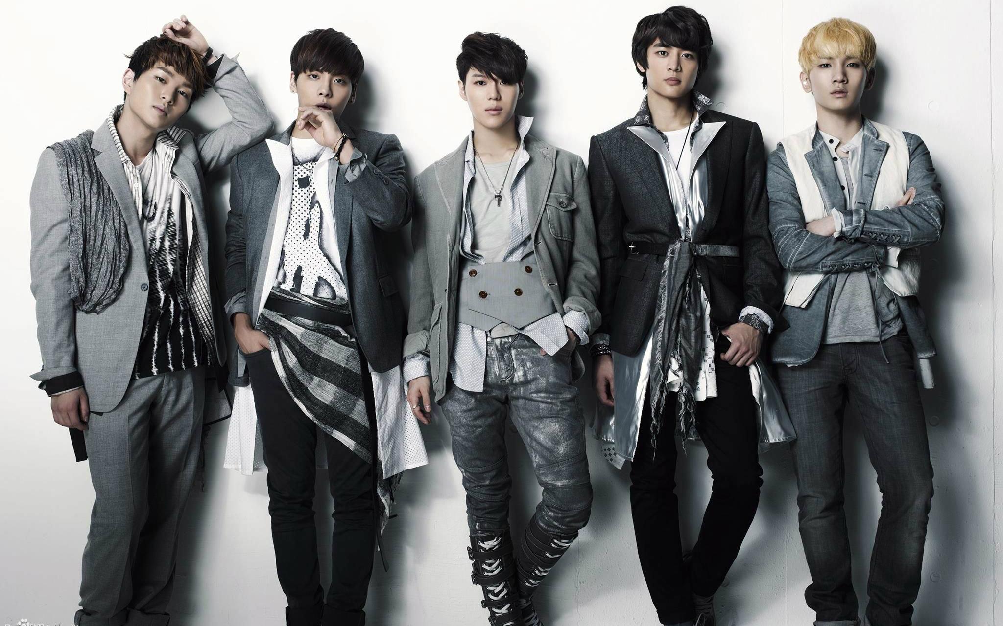 为此,成员riku(大江梨久)表示,她很喜欢shinee的《view》这首很帅气的