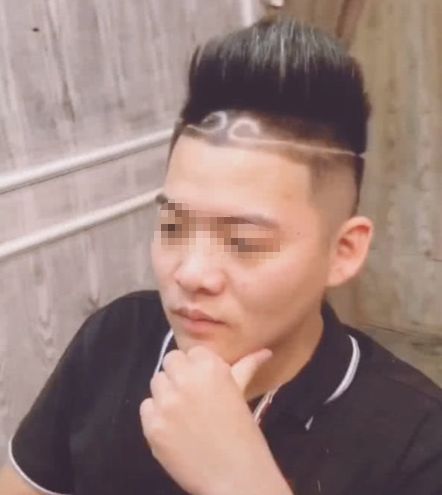 紧箍咒嘛,以后男子只能戴帽子出去了,朋友们,你们剪过什么奇葩发型呢