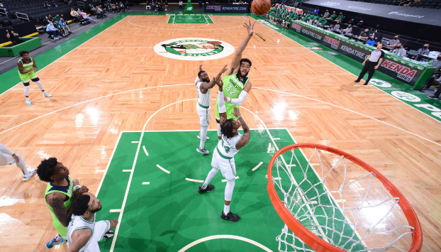 狂轰53+10+4！塔图姆打疯了上演大逆转，一战创3大纪录，唐斯30分休闲区蓝鸢梦想 - Www.slyday.coM