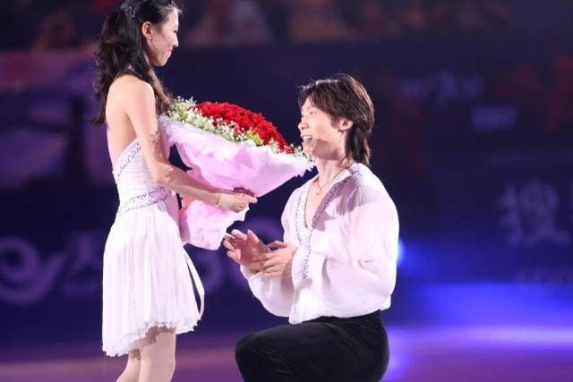 花样滑冰女神庞清老公是俱乐部老板年入千万如今将生二胎