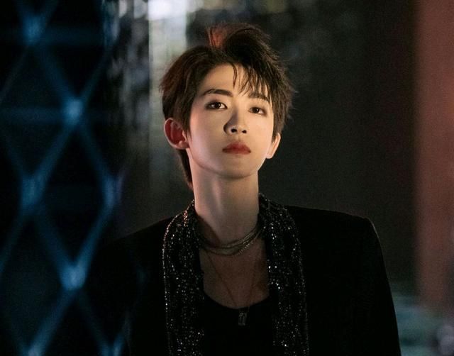 孟美岐刘宇创4合作舞台孟美岐实力太突出了