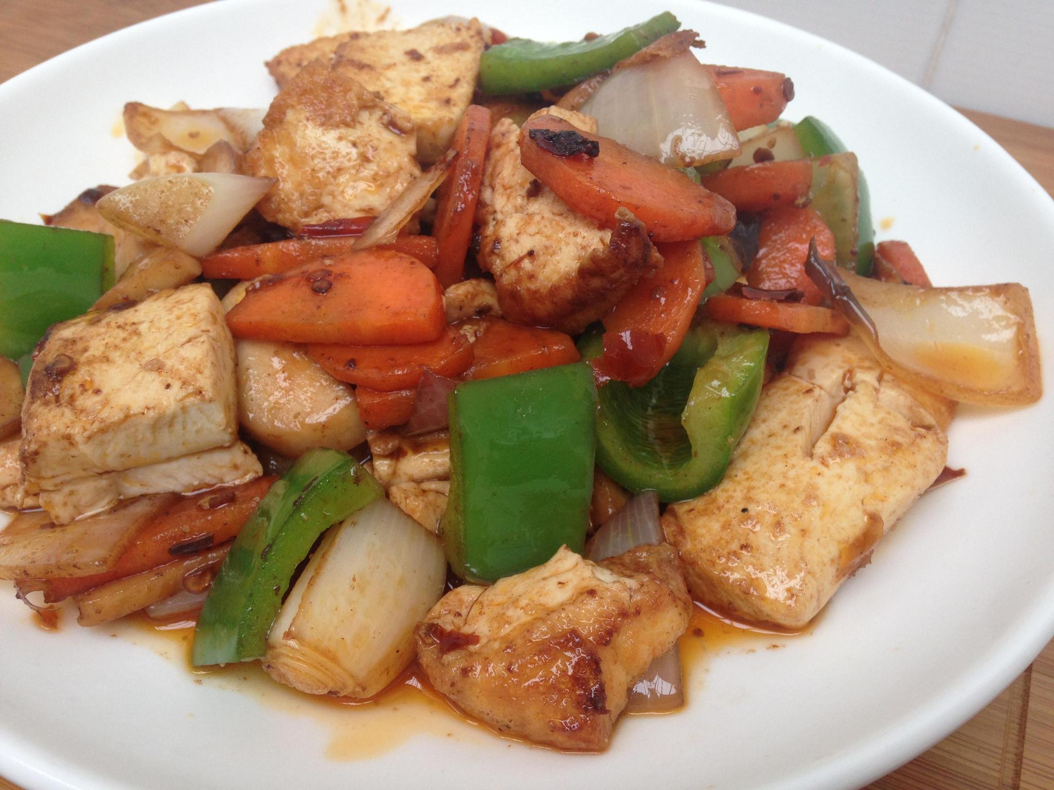 教你营养好吃的洋葱炒冻豆腐做法简单不费事现在学还来得及