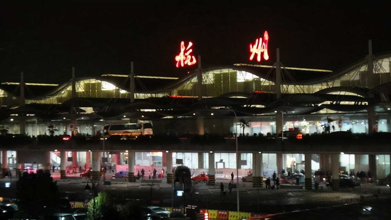 不明飞行物又来了杭州萧山机场出现多架飞机延误或备降情况
