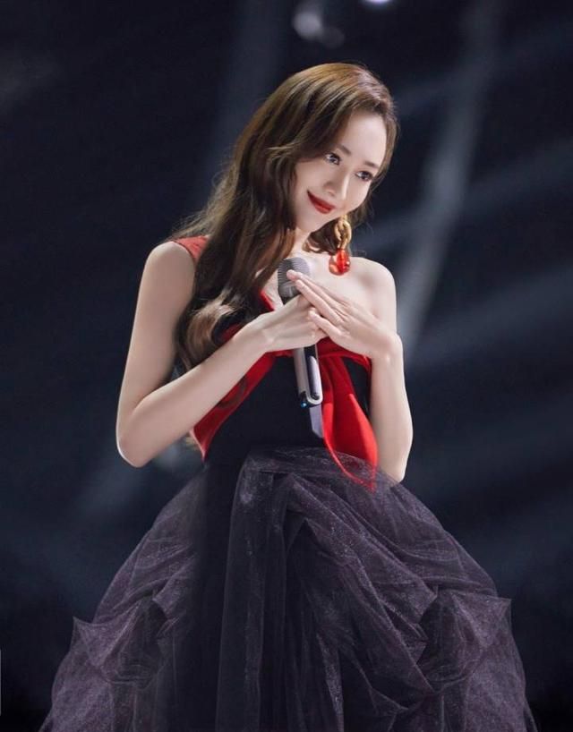 《浪姐2》里王鸥坦言:"不参加综艺,没有曝光,就没有戏拍".