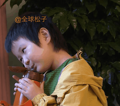 《乡爱13》花絮:赵本山弹兰娜脑瓜崩,装傻充愣浑身是戏像演小品