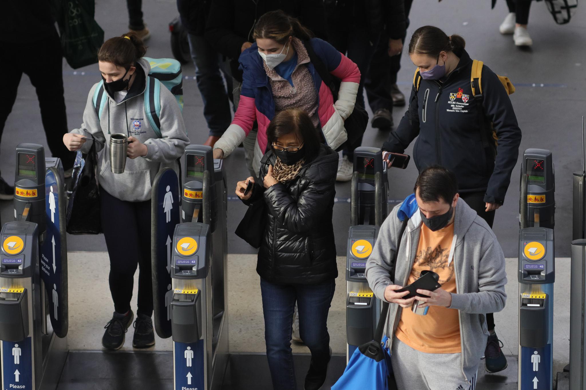 欧洲新冠死亡病例超百万