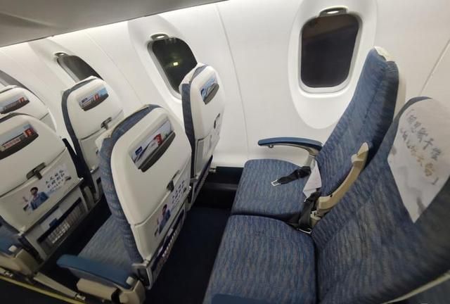 国内越来越少见打卡华夏航空庞巴迪crj900隔音处理做得很棒