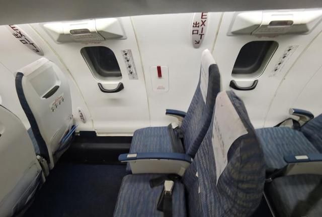 国内越来越少见打卡华夏航空庞巴迪crj900隔音处理做得很棒