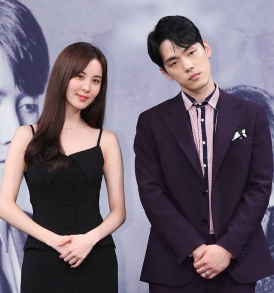 金正贤被指没礼貌与徐贤拍牵手戏后用湿巾擦手曾气哭对方