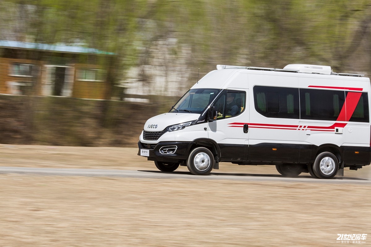 航空座椅/水电齐备 行走的头等舱!实拍霍夫勒商旅b型房车