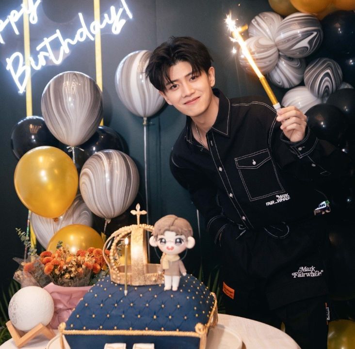 任嘉伦喜迎32岁生日,圈内人刷屏送祝福,这排面尽显人缘好坏