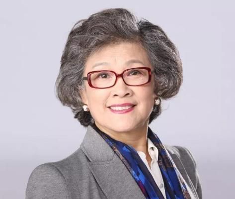 国家一级演员宋春雨终生未生育却在61岁当奶奶的年纪当了妈