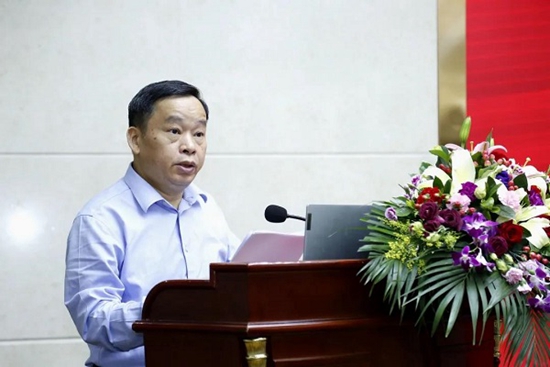 钟业昌强调,要加强学习领会,深刻理解新时代海南文化发展的重要背景和