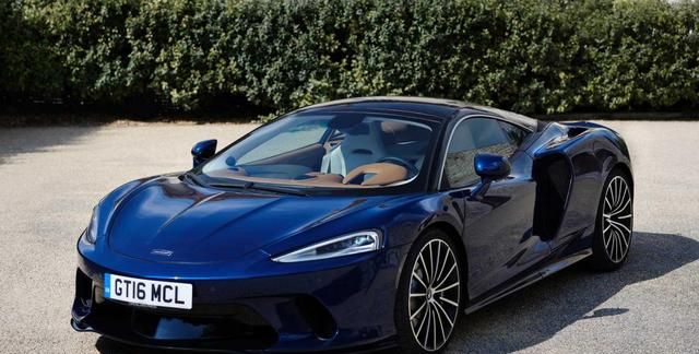 作为一台中置平台的后驱跑车,这台迈凯伦的整体设计造型特别像speed