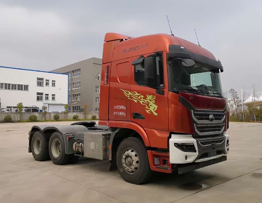 新车公示爆冷门客车界龙头老大宇通跨界半挂牵引车