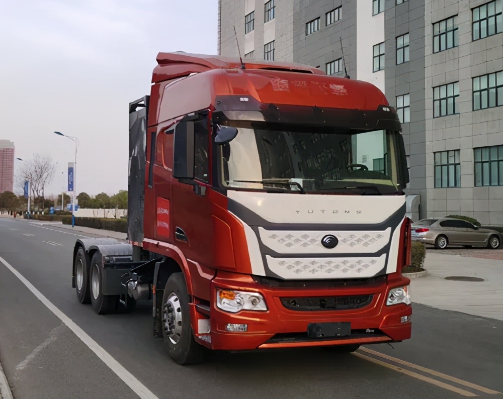 新车公示爆冷门客车界龙头老大宇通跨界半挂牵引车