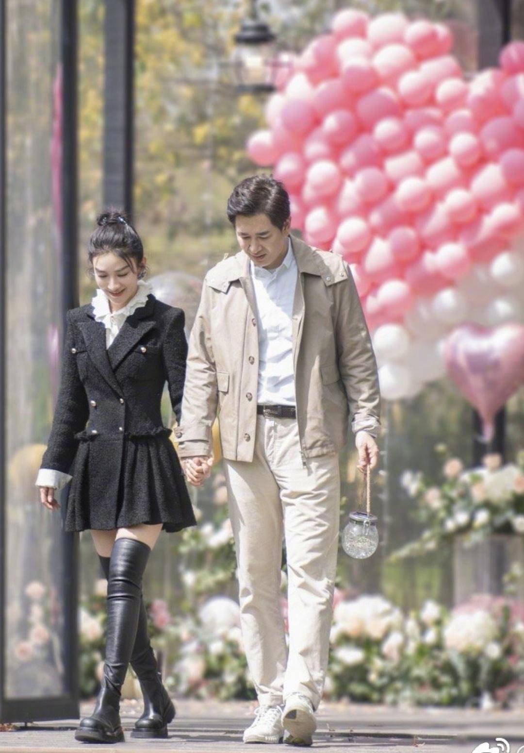 黄奕崔伟牵手成功,满满都是爱!