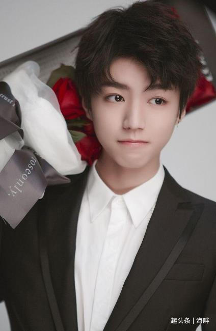 你见过王俊凯赤膊吗,一起带你看一看|王俊凯|赤膊|董子健_新浪新闻