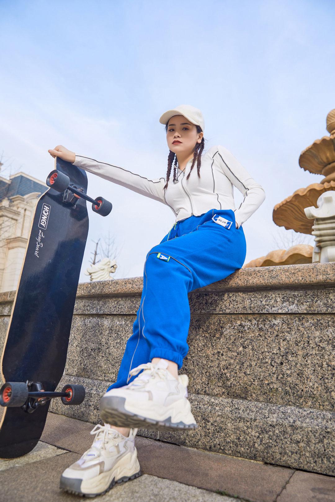 时尚运动风穿搭 今年时尚运动风真的是越来越火了